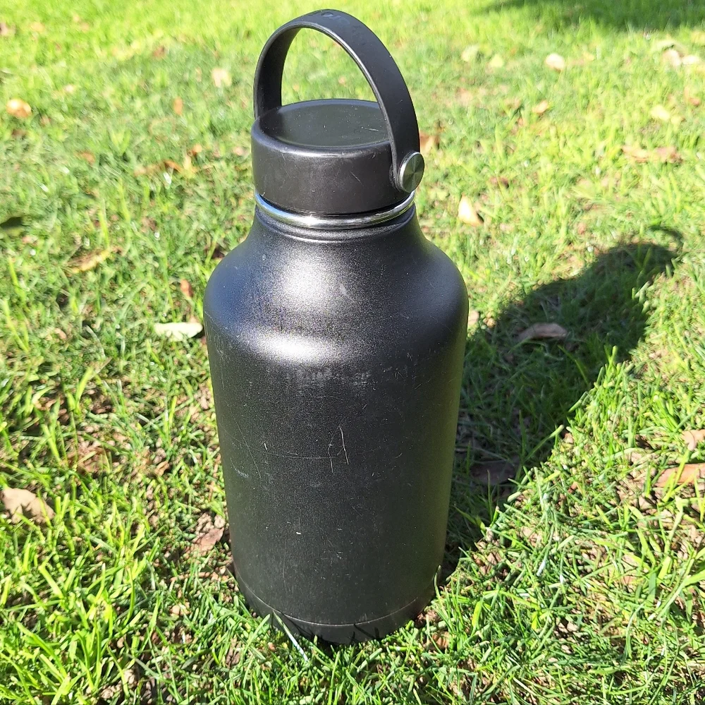 Hydro Flask Black Insulated Bottle 64 Oz. - Picture 2 of 9
